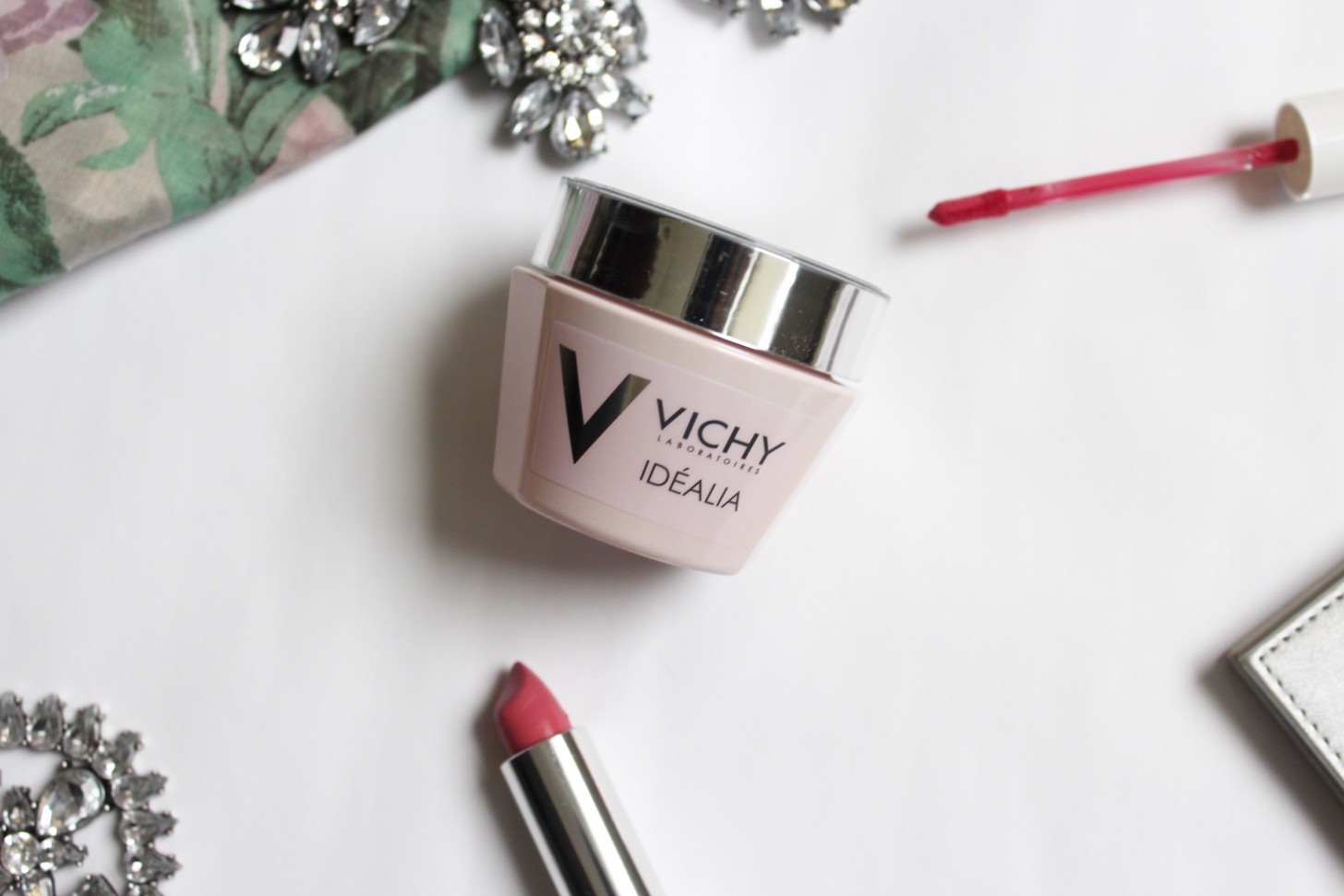 Review of Vichy Idéalia Day Care + A Giveaway!