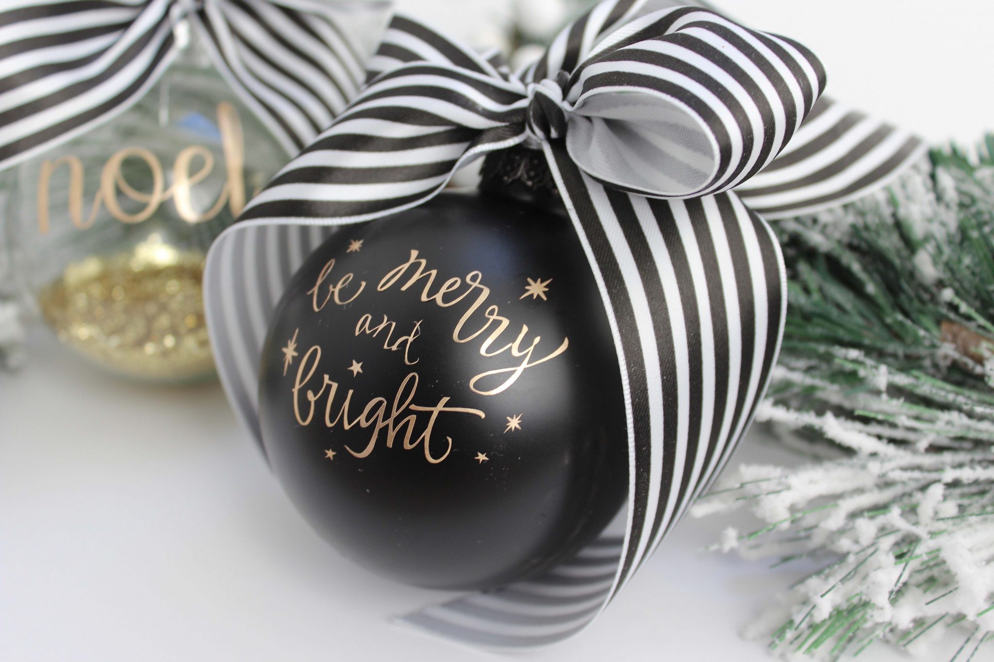 Creating Easy Christmas Ornaments with Cricut - sparkleshinylove