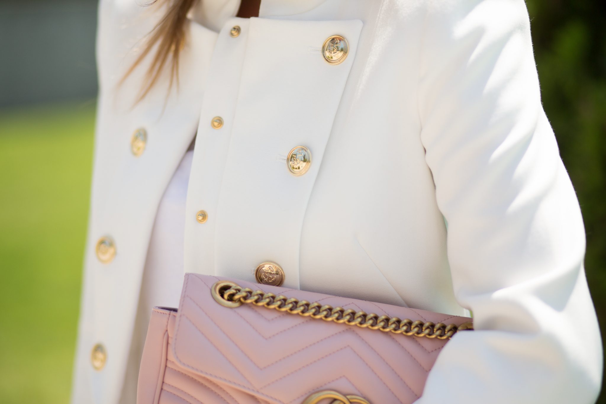 White military blazer, ripped jeans, pink Gucci marmont 