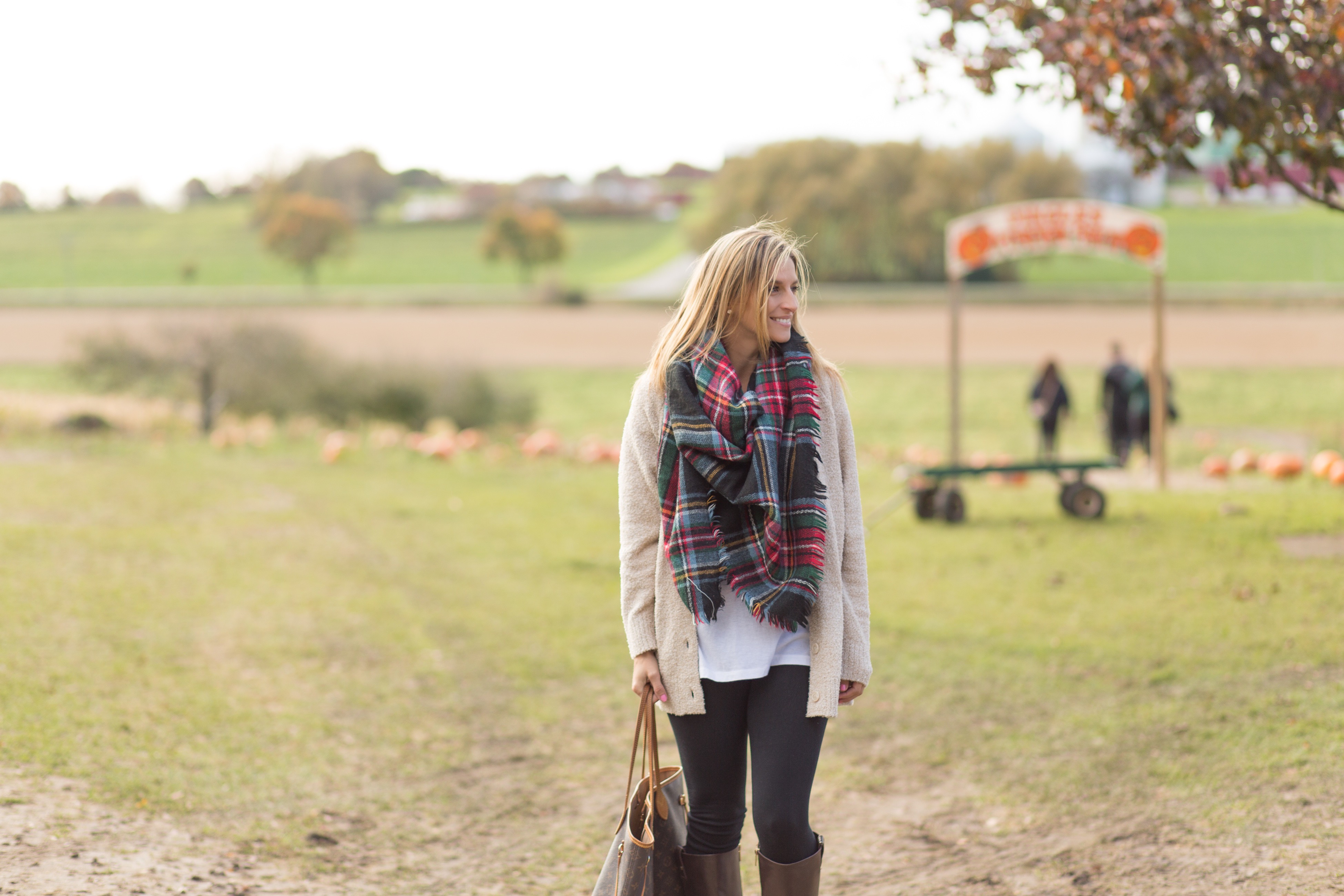 Fall farm outfit with long cardigan and scarf