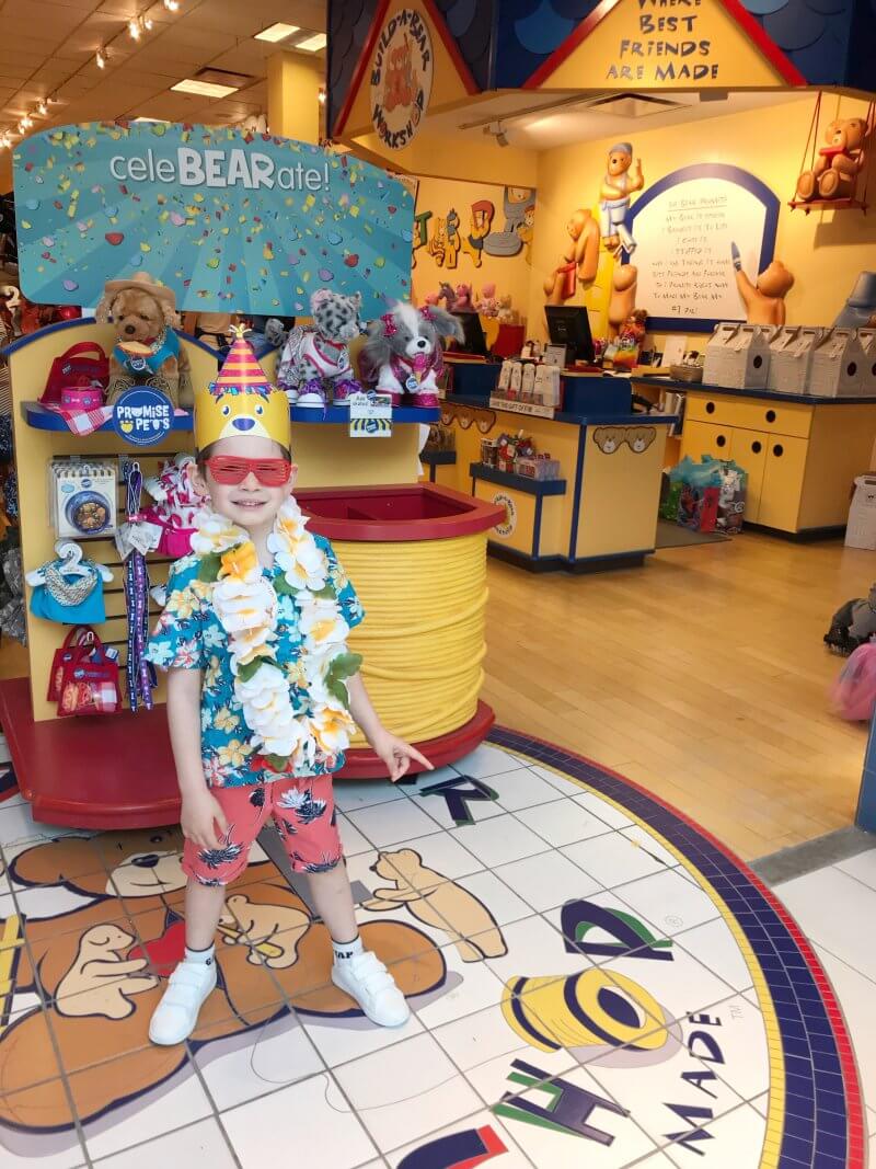 How to host a birthday party at Build-a-bear; build-a-bear birthday parties; build-a-bear oshawa centre; mandy furnis sparkleshinylove; durham region kids birthday parties