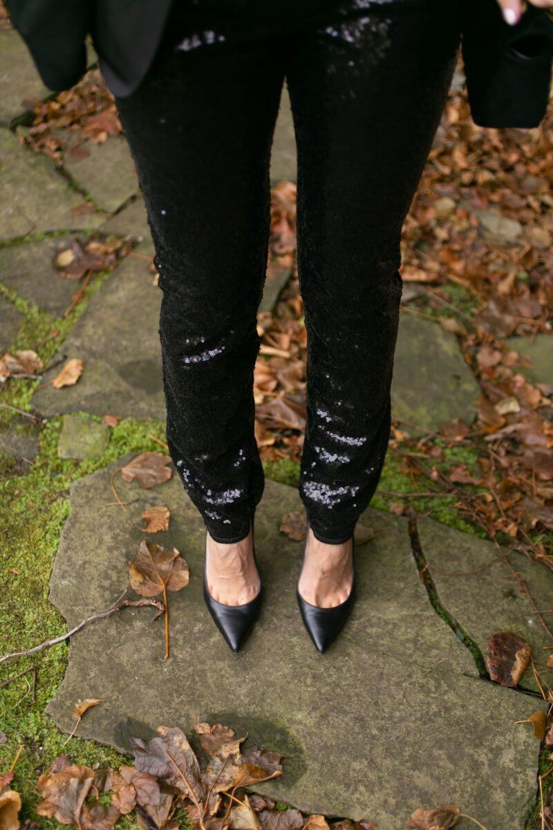 sequinned pants for the holidays; sequin suit holiday style; sparkleshinylove Mandy Furnis