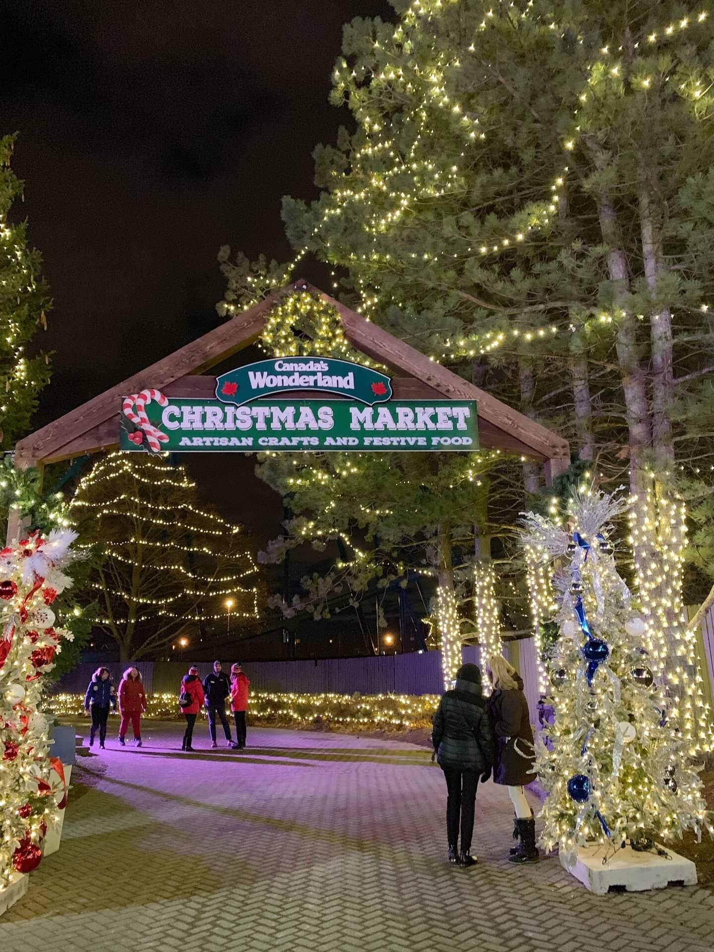 WinterFest at Canada’s Wonderland! sparkleshinylove