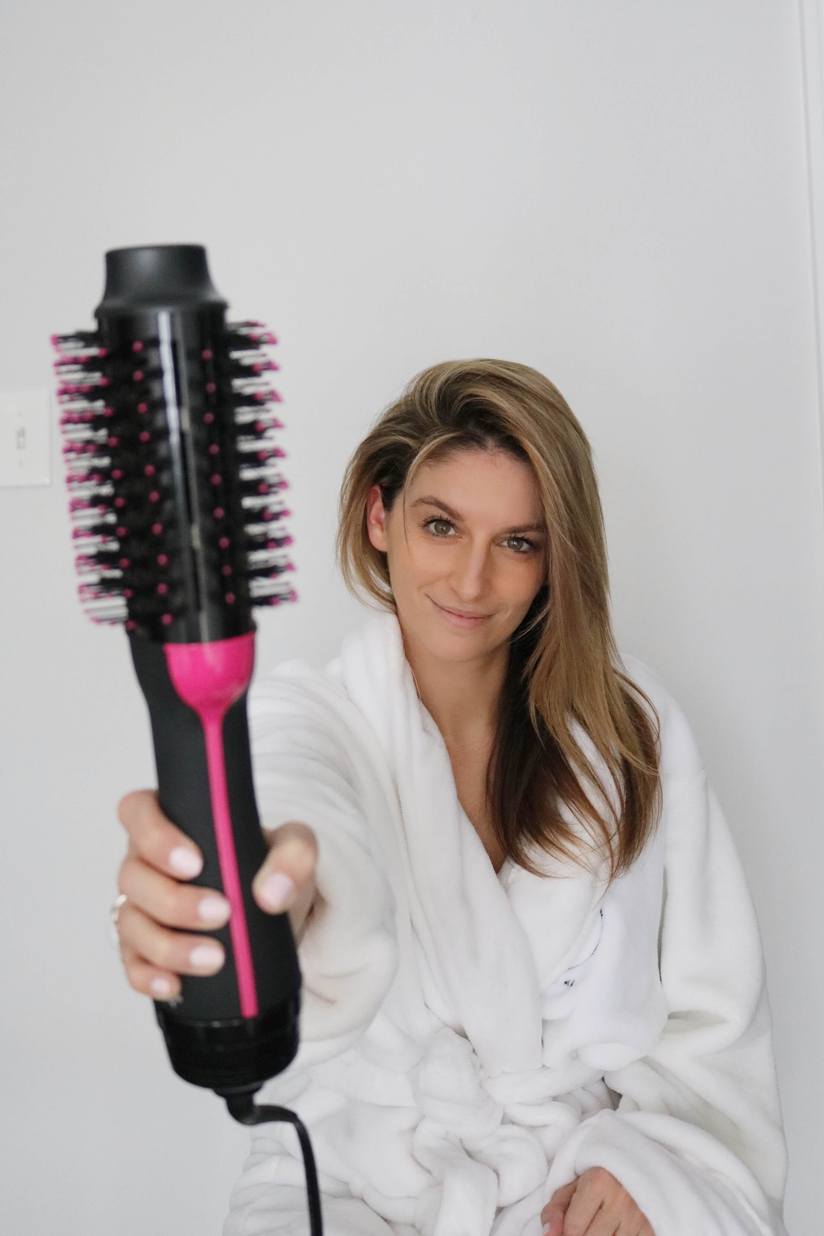 Review of the REVLON ONE-STEP HAIR DRYER AND VOLUMIZER  Hot Air Brush