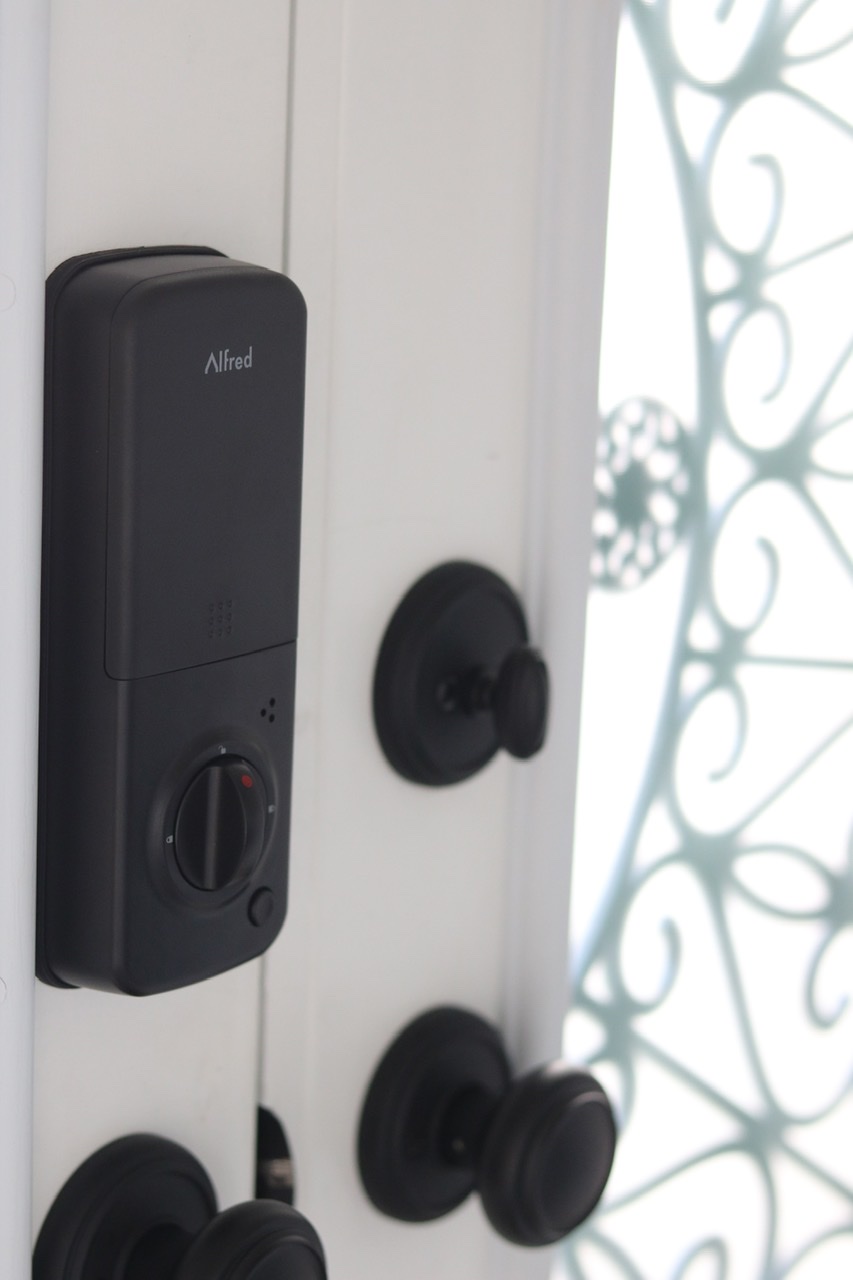 Updated front doors with Alfred Db2-b smart lock