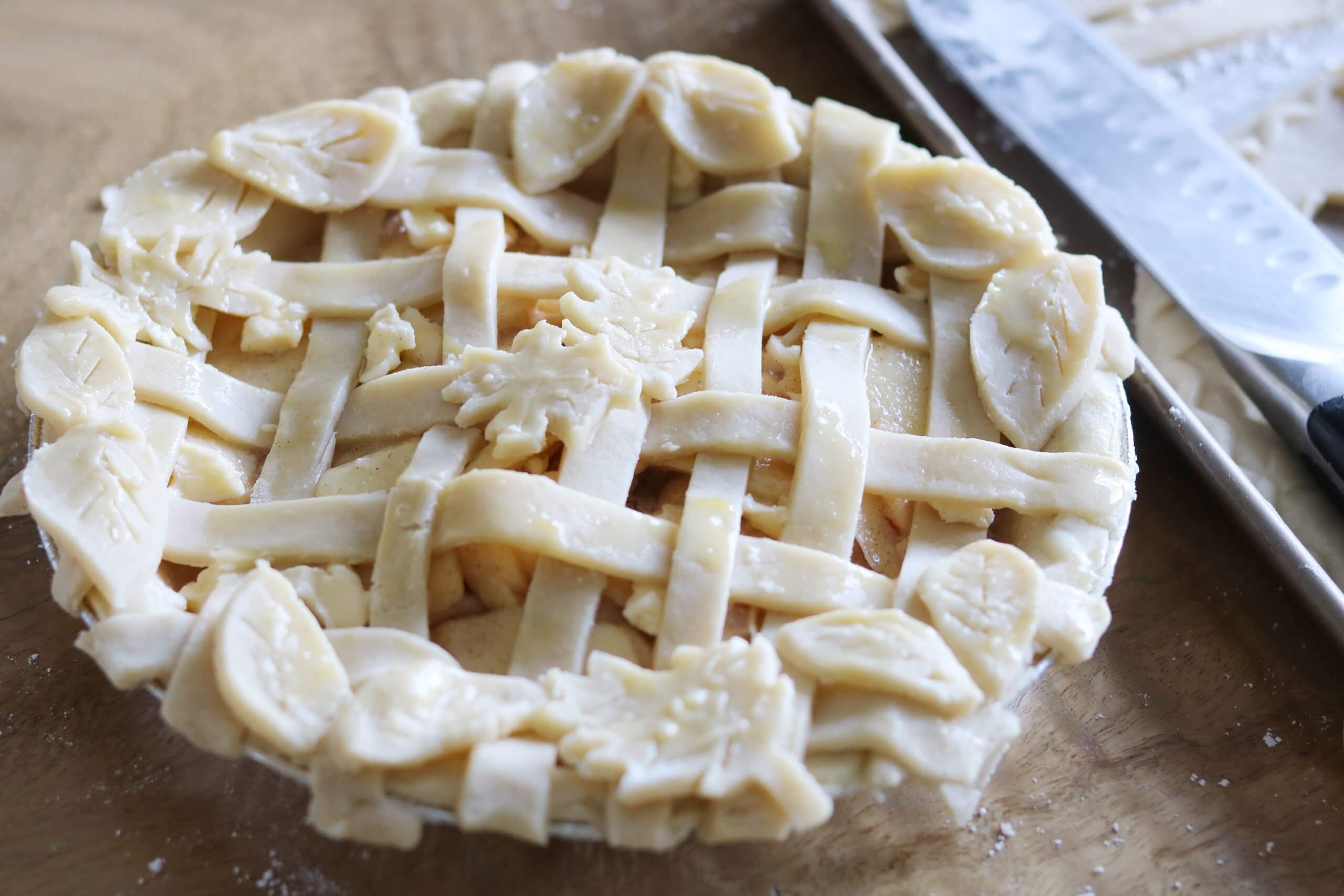 Apple Pie Cheat Recipe!  Quick and easy apple pie with a pretty crust design