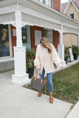 Oversized knit cardigan; winter outfit; cozy knit sweater