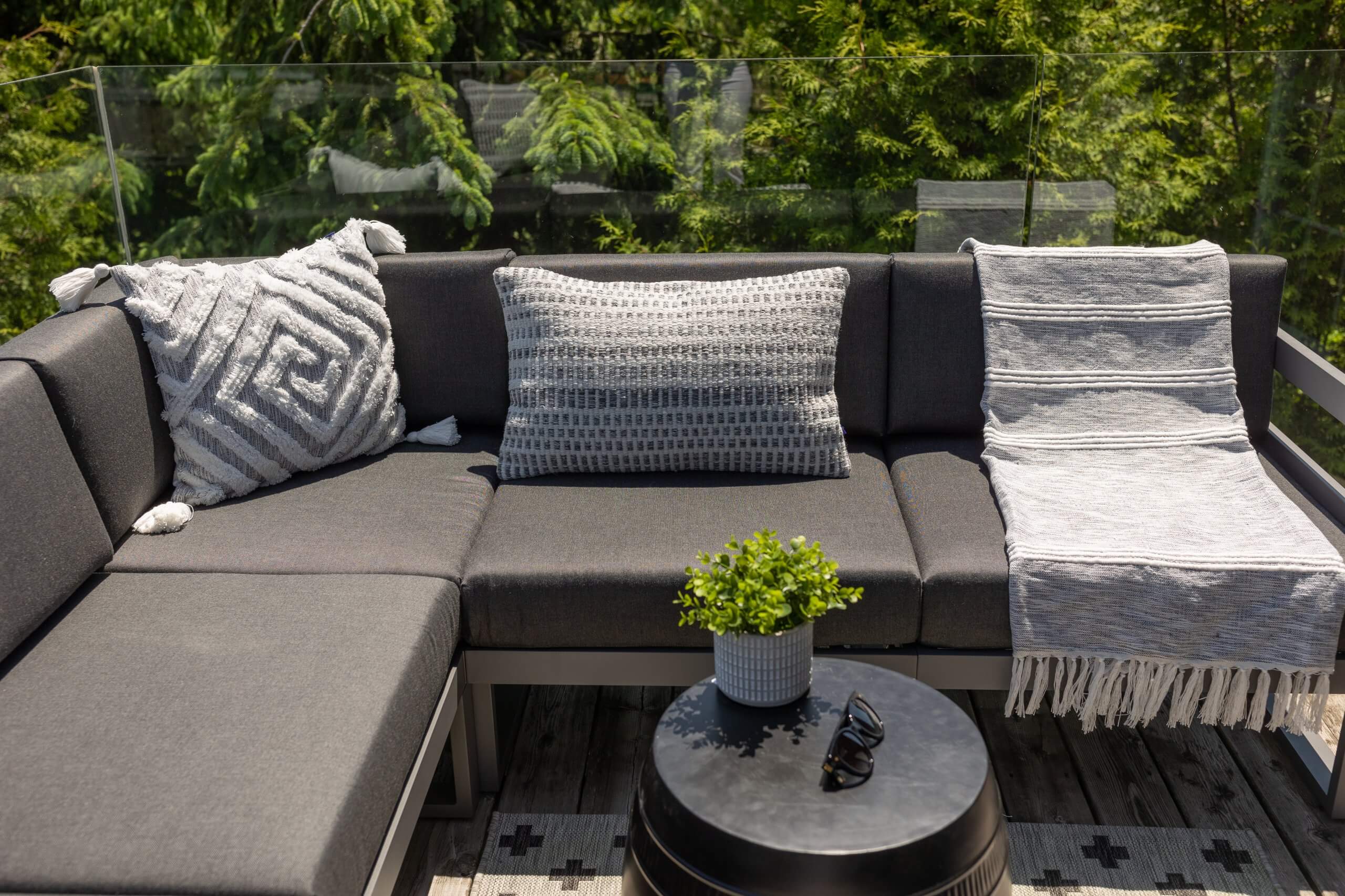 Backyard Entertaining with Cozey; sparkleshinylove cozey outdoor furniture