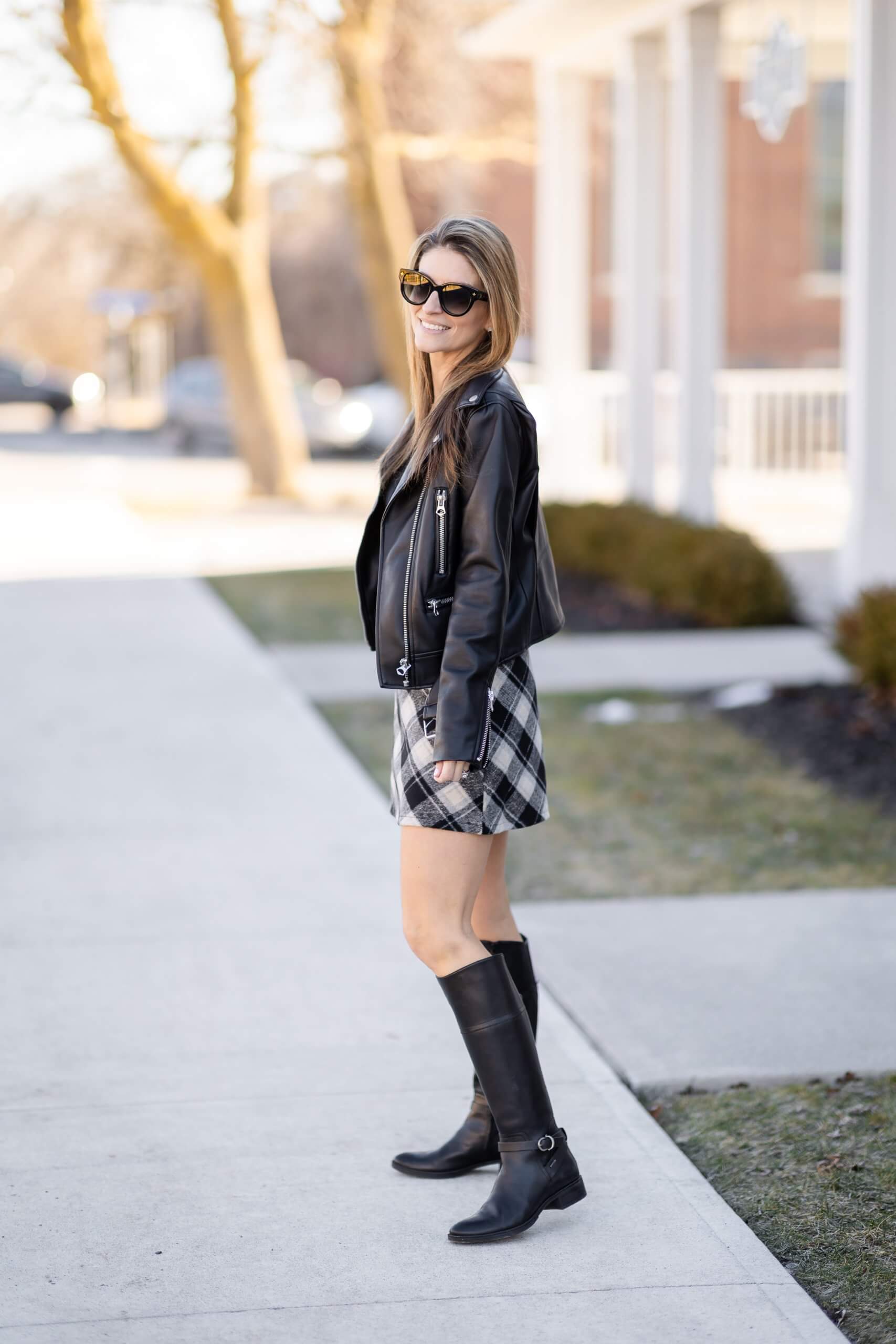 Plaid skirt winter style; chicwish plaid skirt; mandy furnis whitby blogger sparkleshinylove
