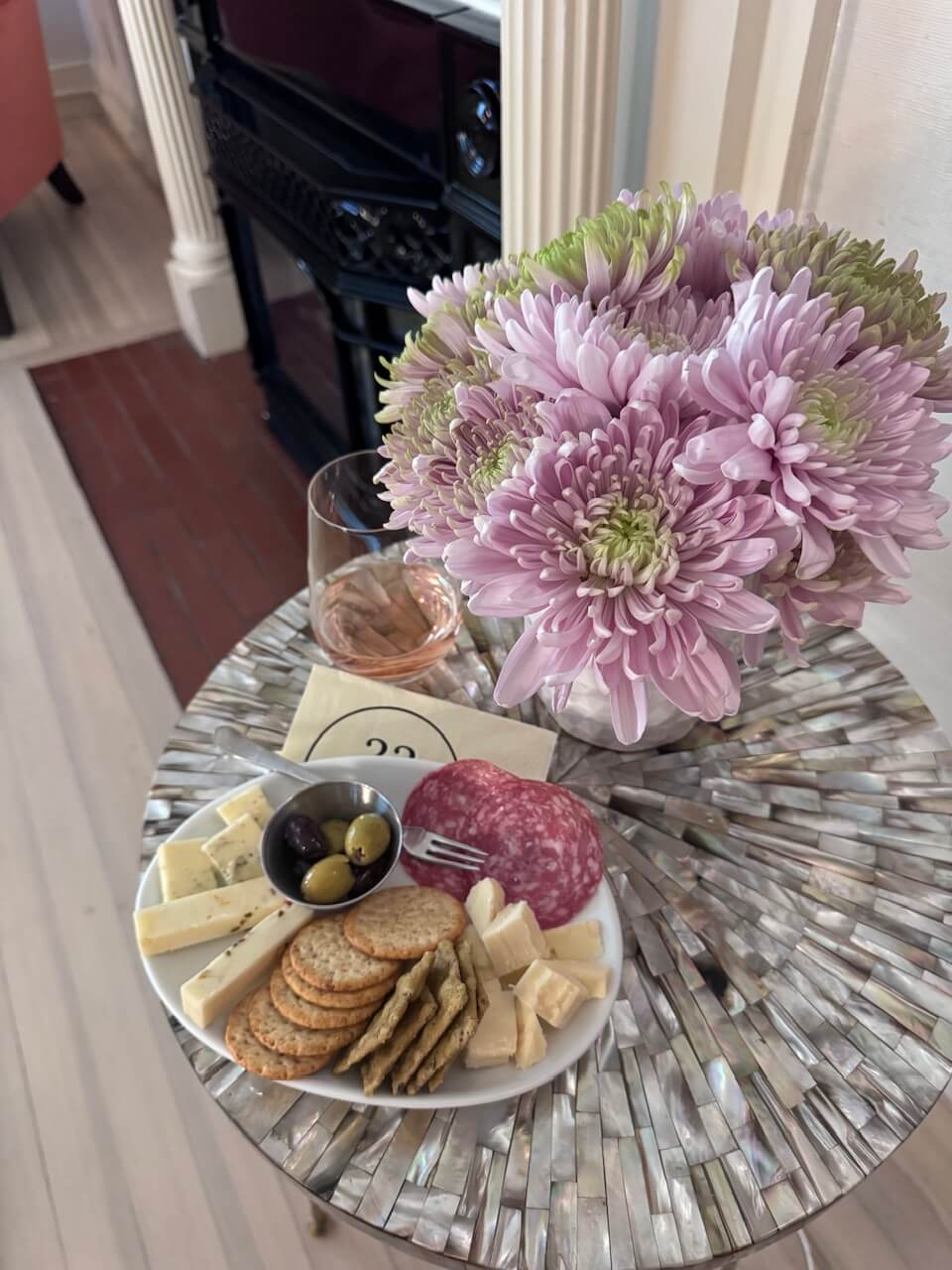 Review of our stay at 33 Main in Lenox, massachusetts; The Berkshires; Travelling with a dog to 33 Main