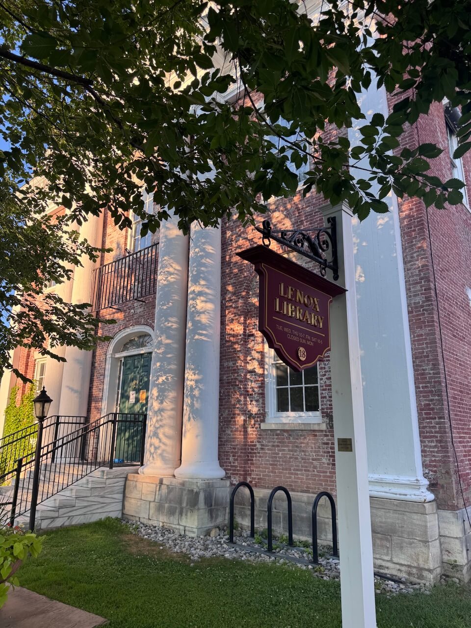 Review of our stay at 33 Main in Lenox, massachusetts; The Berkshires; Travelling with a dog to 33 Main
