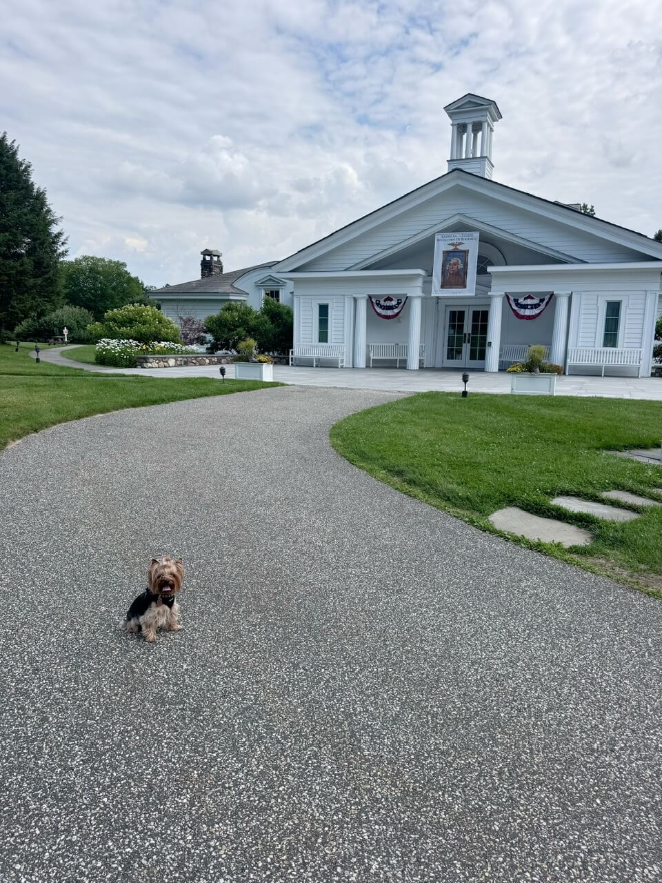 Review of our stay at 33 Main in Lenox, massachusetts; The Berkshires; Travelling with a dog to 33 Main
