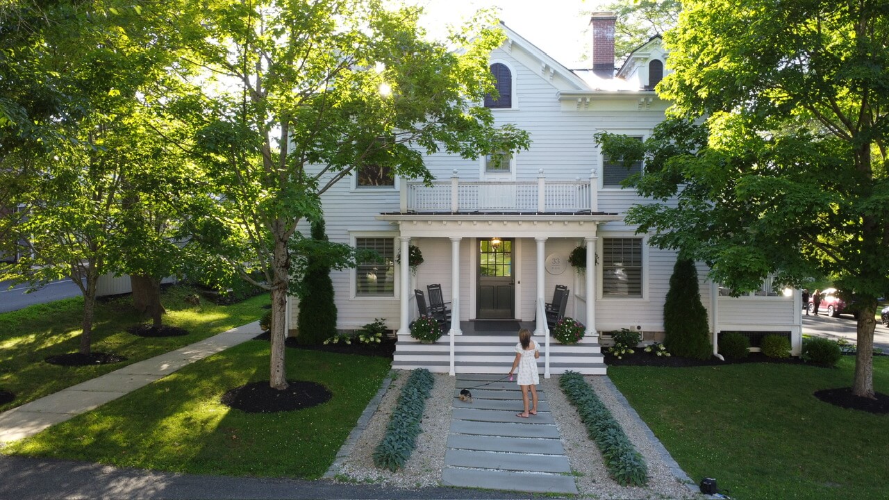 Review of our stay at 33 Main in Lenox, massachusetts; The Berkshires; Travelling with a dog to 33 Main