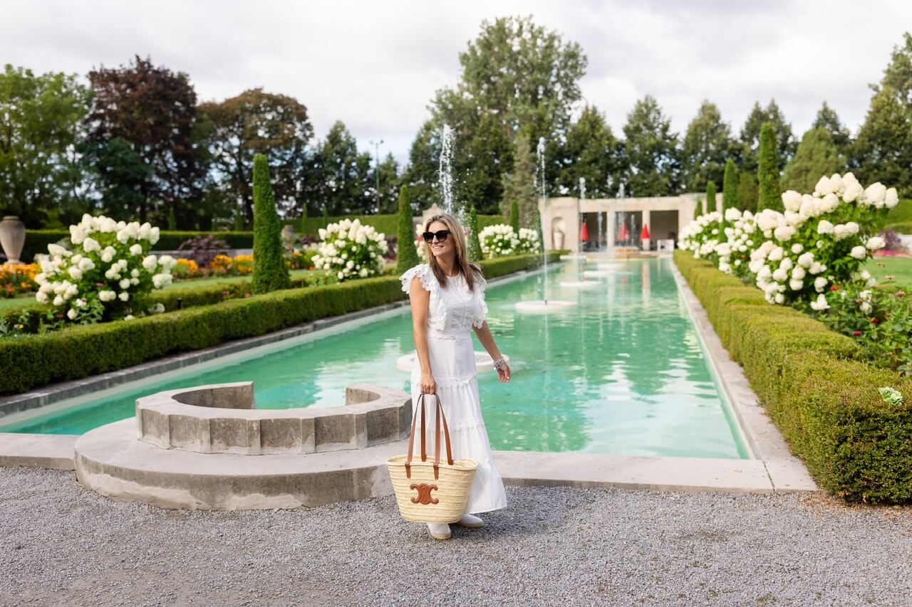 Sleeveless mid dress in white Chicwish; sparkleshinylove Mandy furnis; white maxi dress