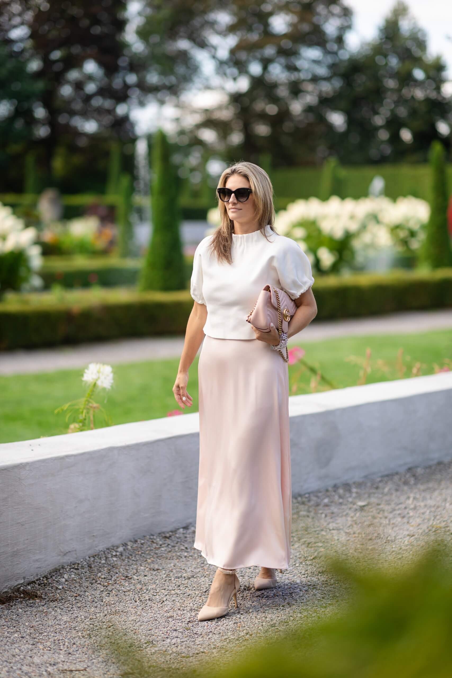 Pink satin skirt from Chicwish; fall look with satin skirt; durham region blogger sparkleshinylove